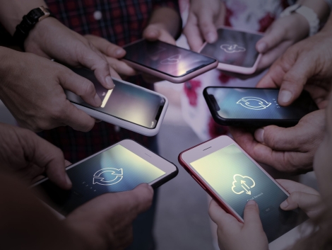Cloud networking with people files dropping through mobile phones